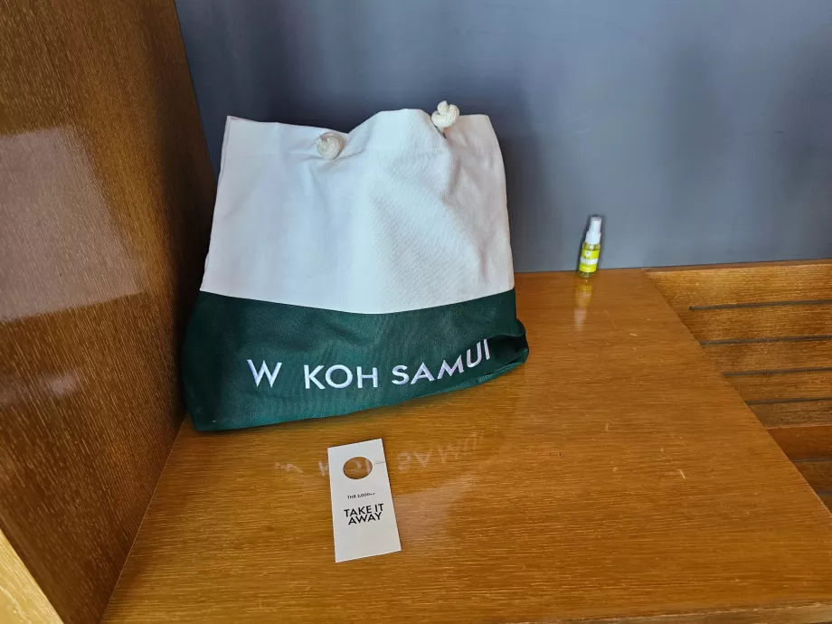 Плажна чанта и репелент