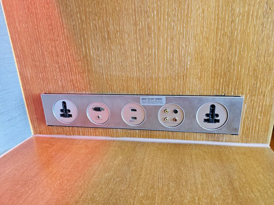 Чекмеджета на бюрото