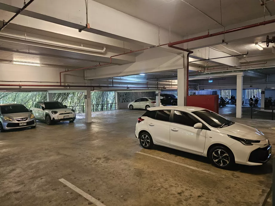 Безплатен гараж за гостите