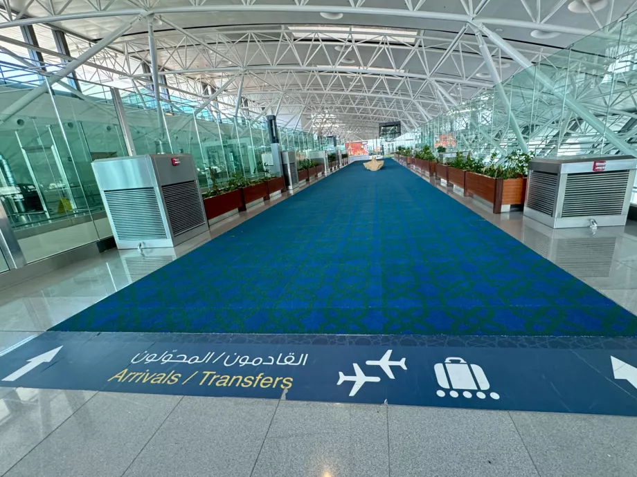Пристигане и трансфери на летище Salalah SLL