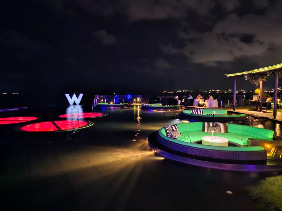 WooBar по тъмно