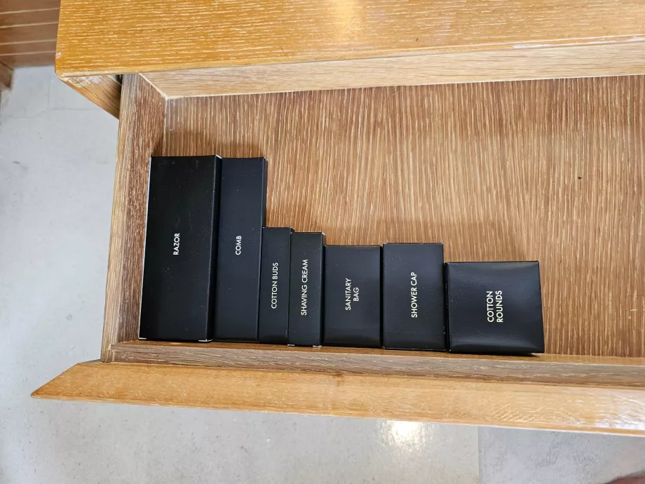 безплатен комплект принадлежности в банята