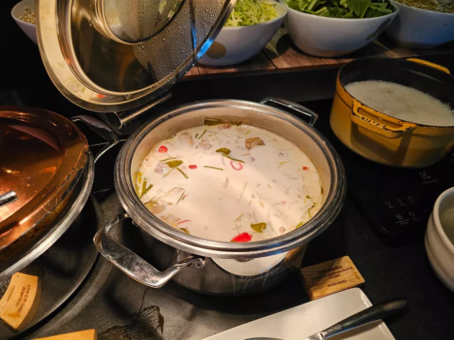 Супа Tom Kha Gai - закуска