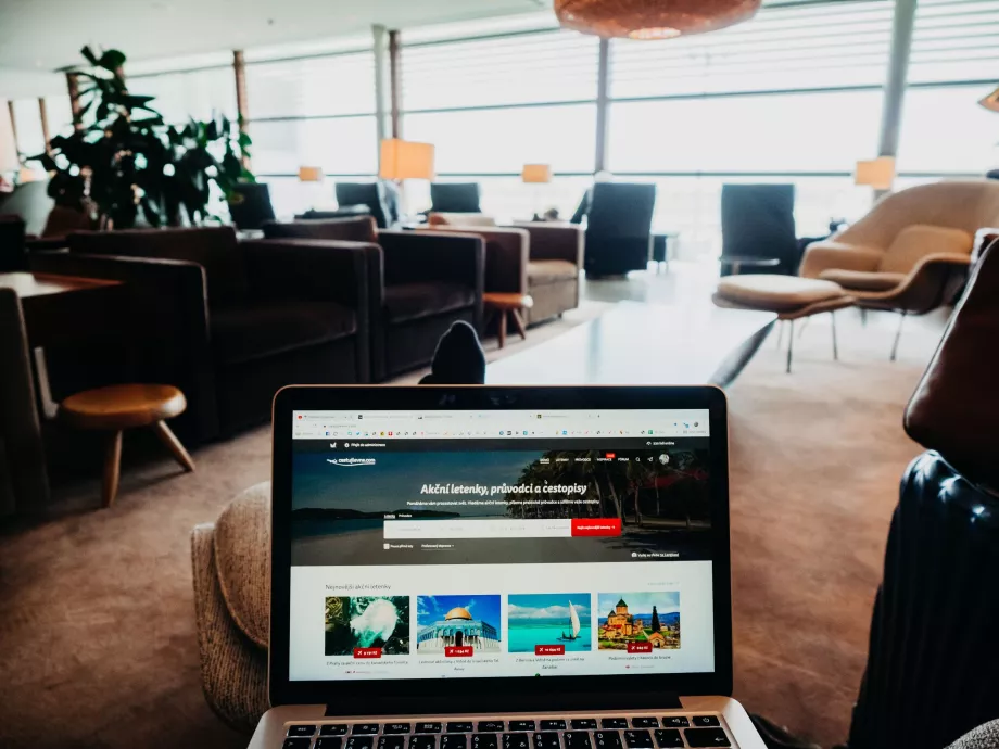 Отпуснете се в салона Cathay LHR T3