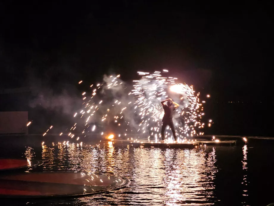 Огнено шоу в WooBar