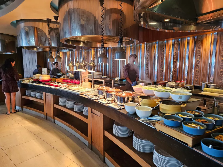 Закуска - на шведска маса