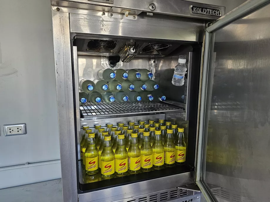 Вода и лимонада в SweetSpot