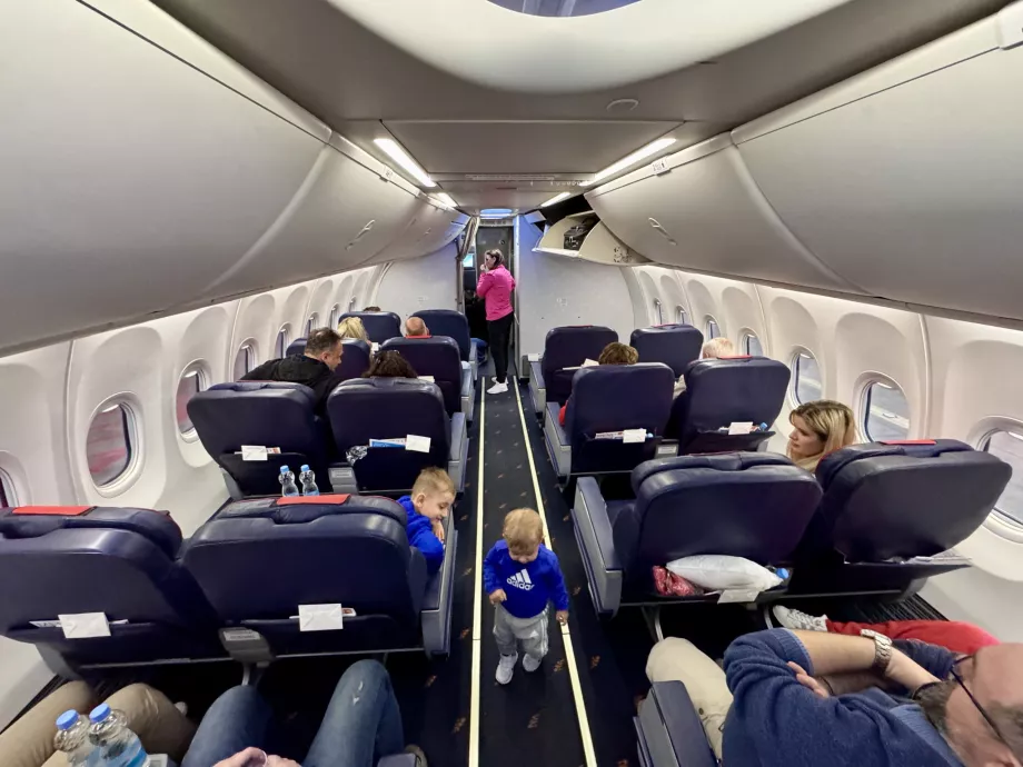 Кабина за бизнес класа Smartwings B738