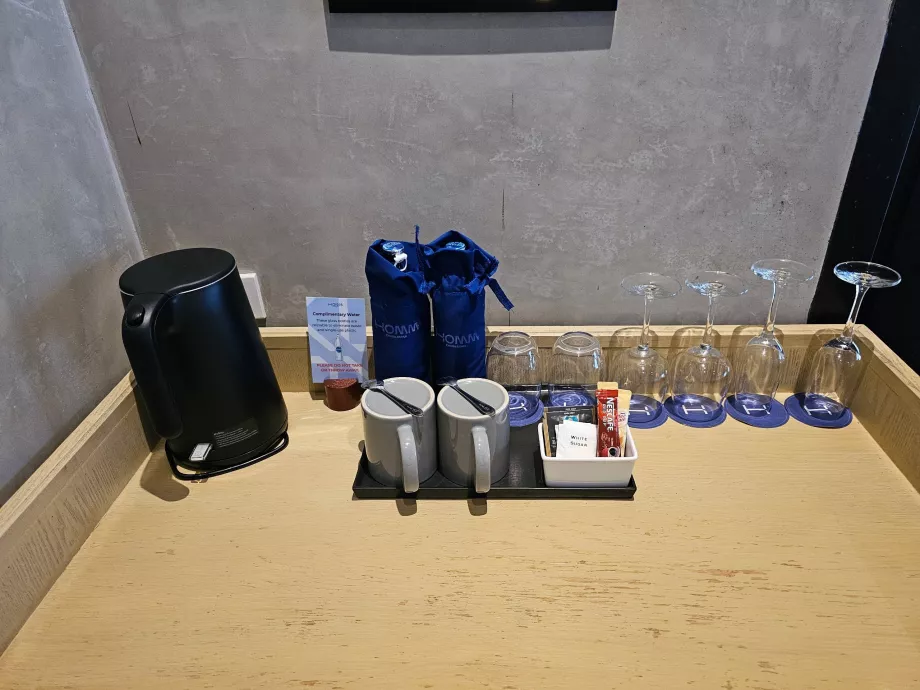 Безплатна вода и разтворимо кафе/чай