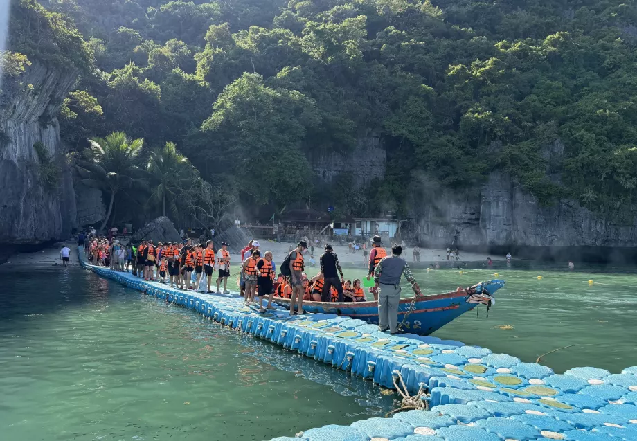 Кей на езерото Емералд