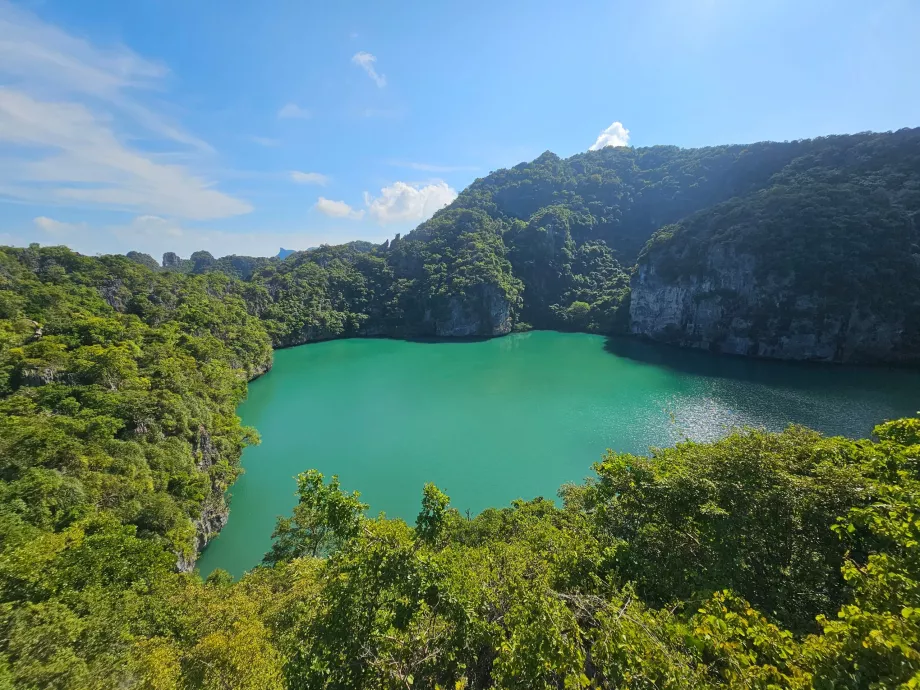 Изумрудено езеро