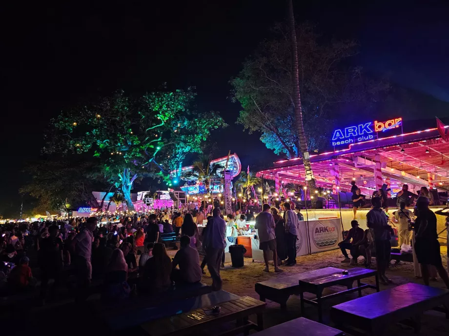 Плажен клуб ARK