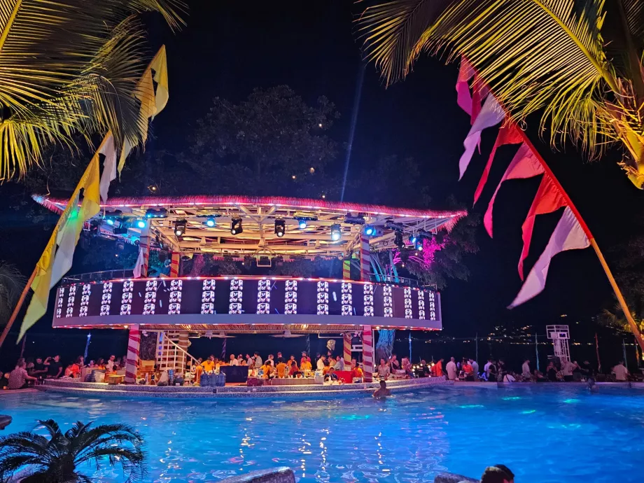 Плажен клуб ARK