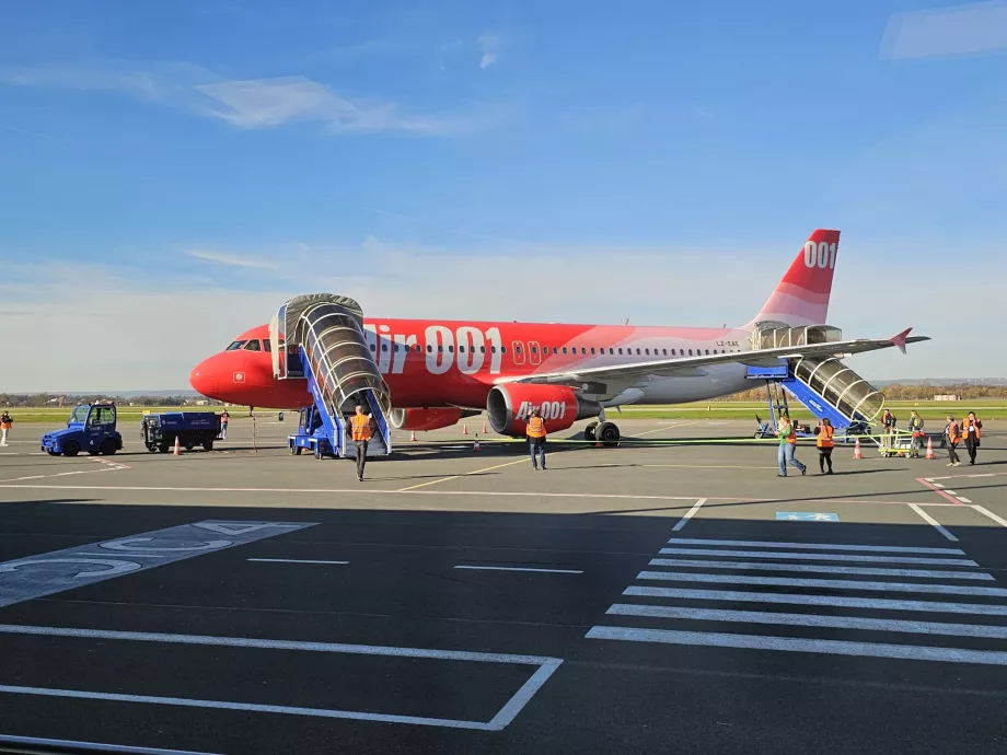 Airbus A320 на летище Острава