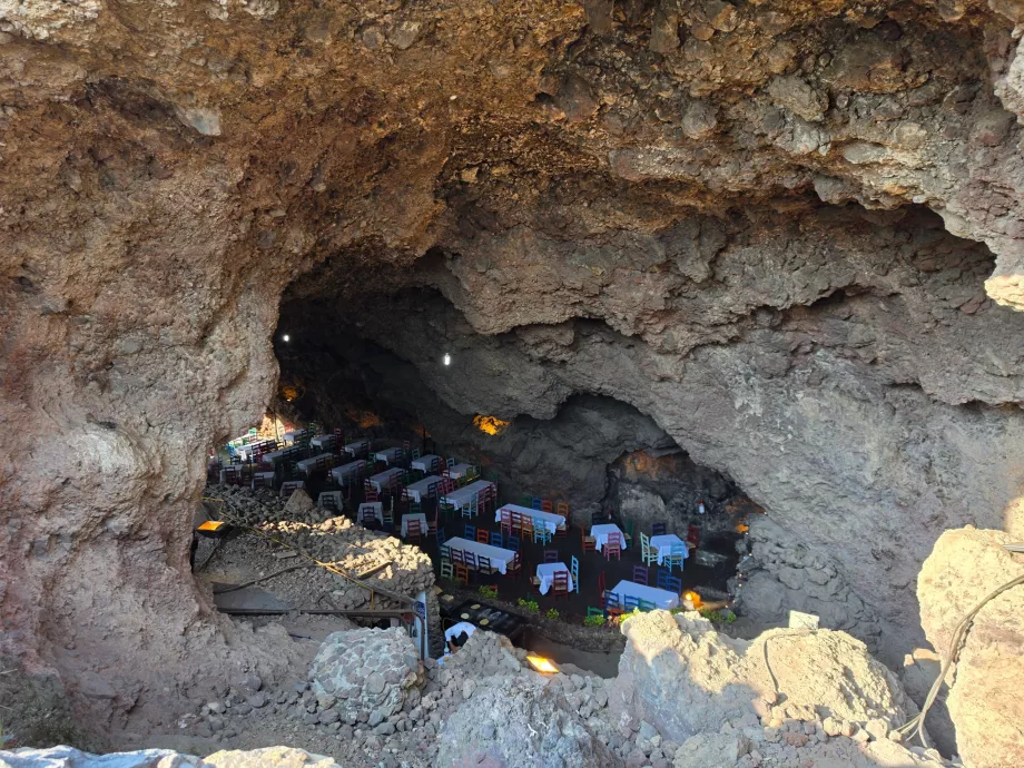 Първи поглед към ресторант La Gruta