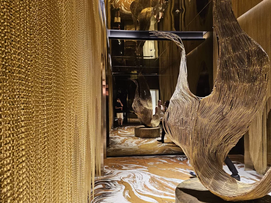 Кула Arabica Empire (главен вход)