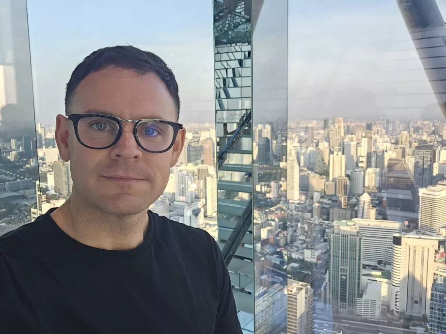 Akara Sky Hanuman - Аз в стаята Bangkok отражение