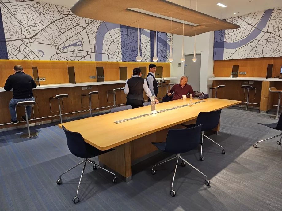 Работни станции и бюра