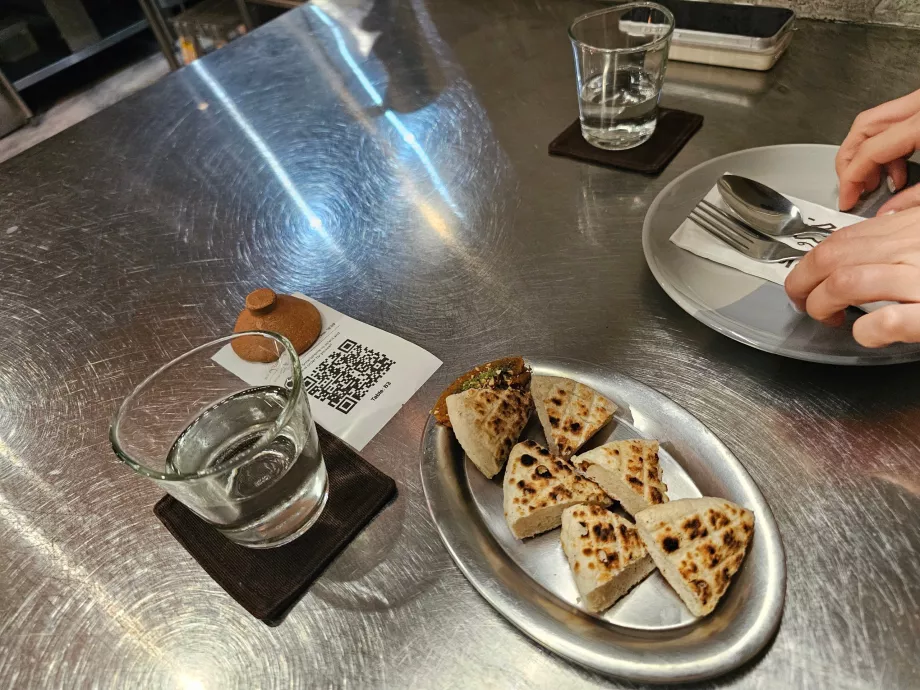 Aunglo - предмишница