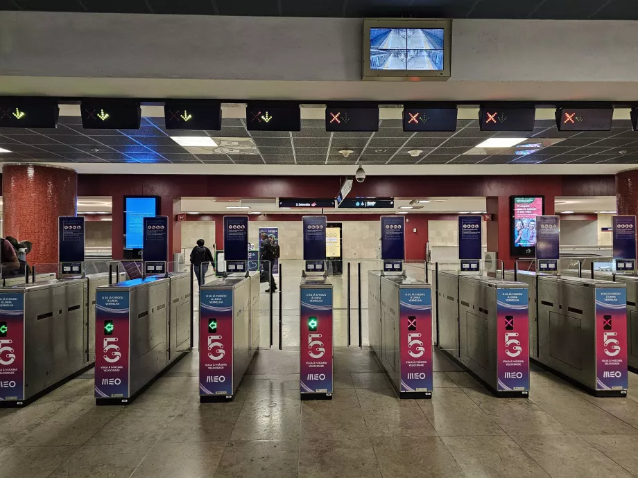 Турникет за влизане в метростанцията
