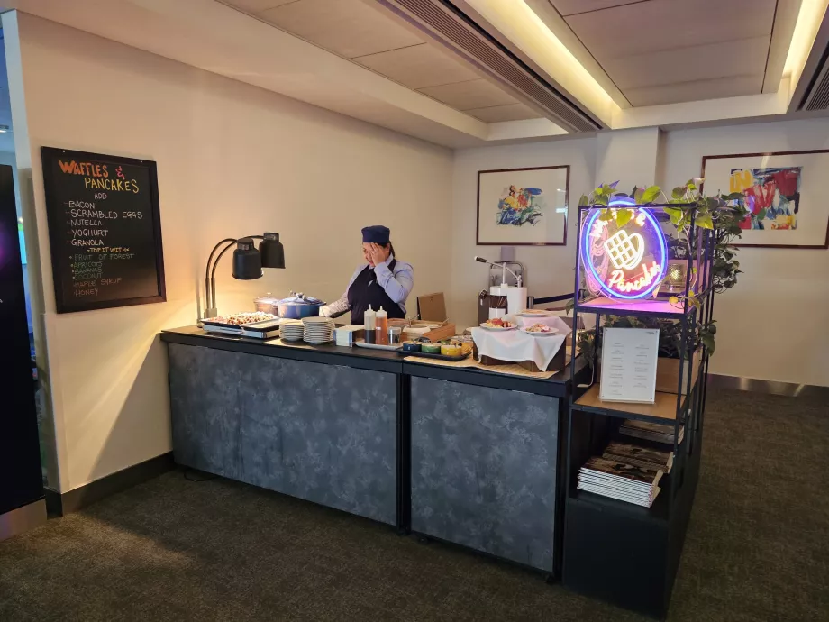 Стойка с вафли и палачинки