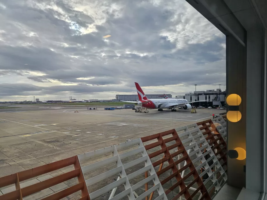 Изглед към летището