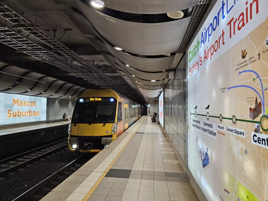 Влак до летище Sydney Airport