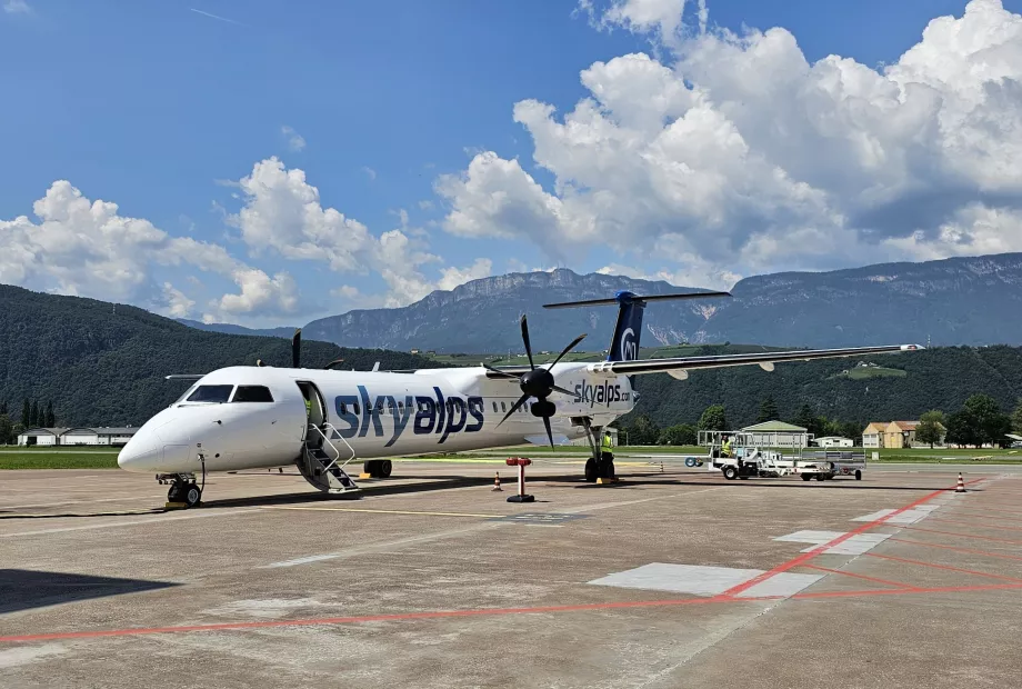 SkyAlps на летището в Болцано