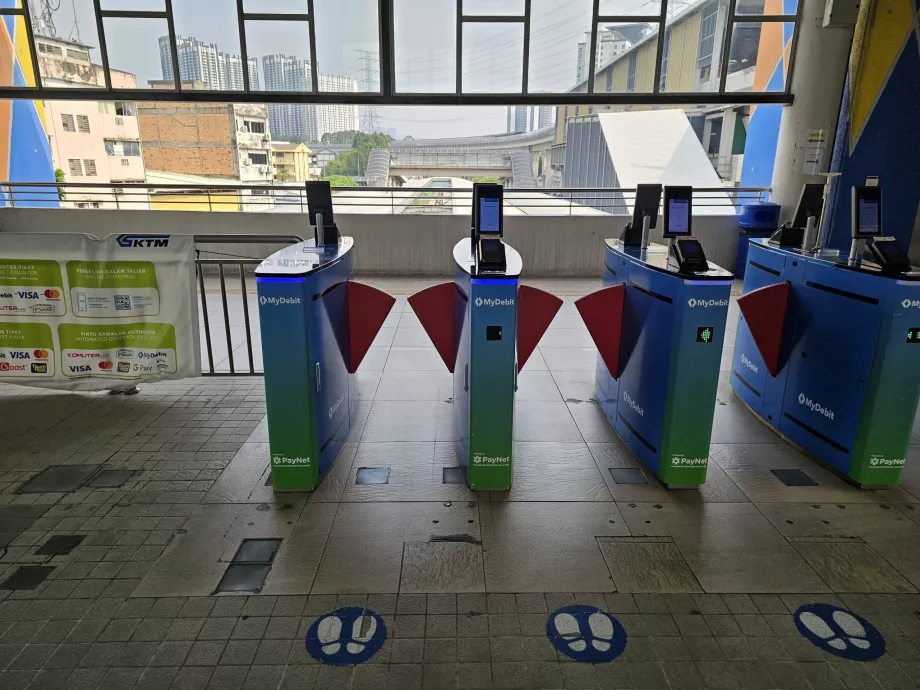 Турникет на жп гарите в KTM