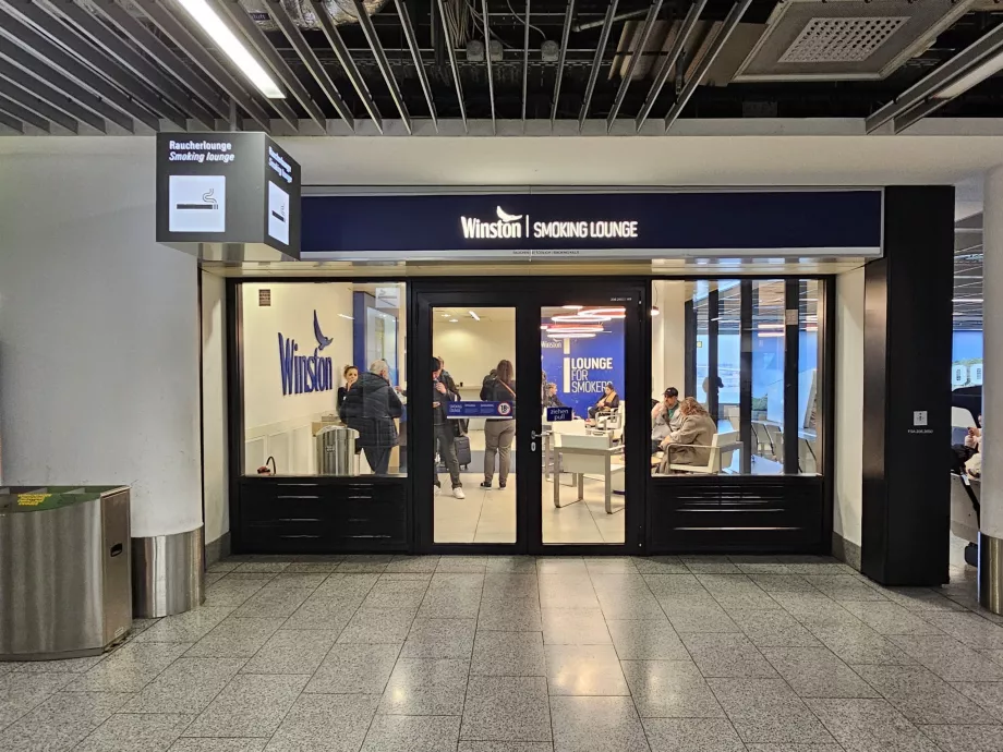 Стаи за пушачи, летище Frankfurt Airport