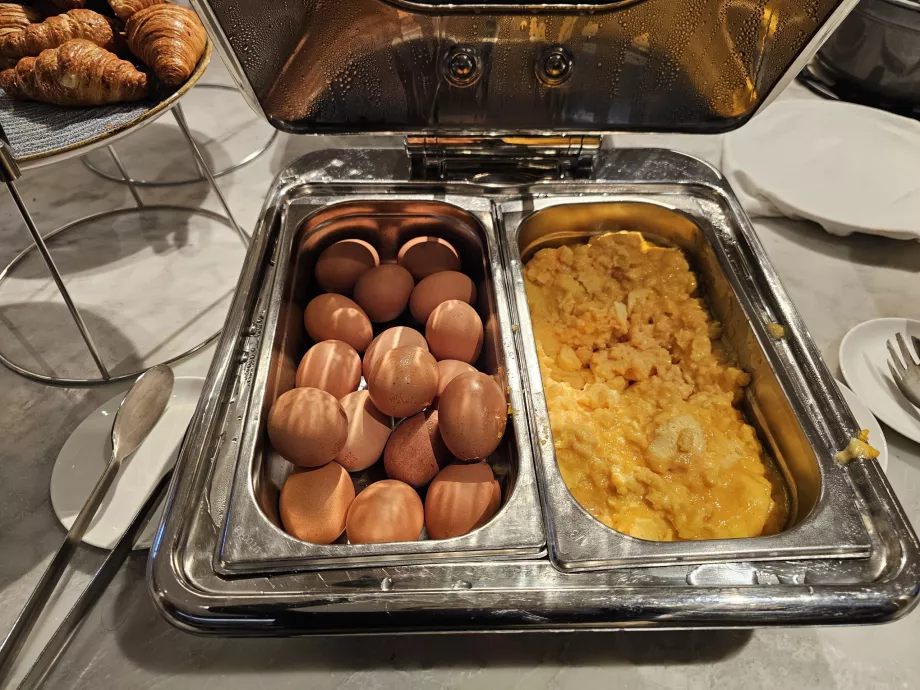 Оферта за закуска - топли ястия