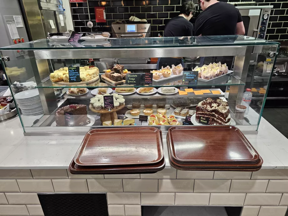 Ресторант на летището, обществена част