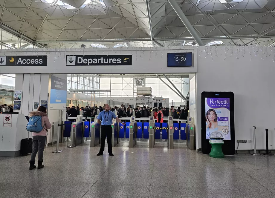 Проверка за сигурност, летище STN