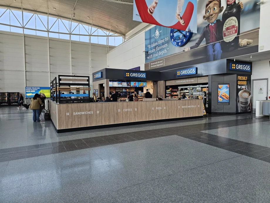 Greggs, напускания, публична част