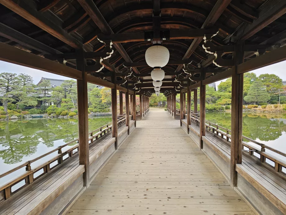 Светилището Хейан-Джин