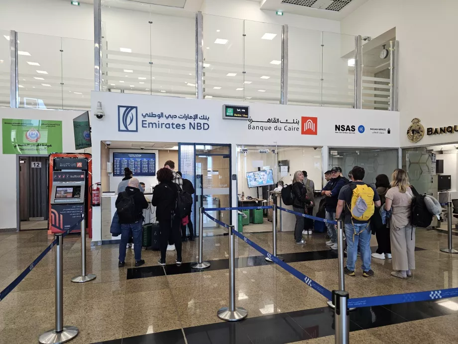 Банкови гишета за закупуване на виза