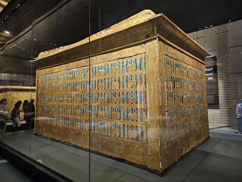 Гробници в главните галерии