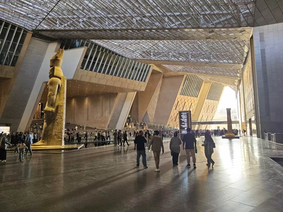 Основна зала