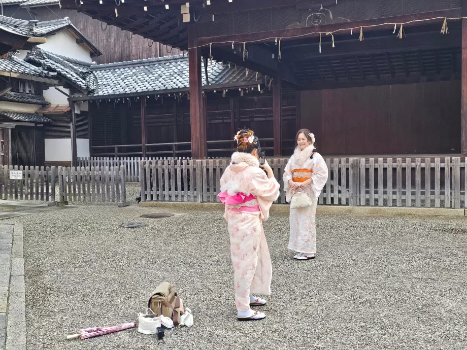 Походи в костюми на гейши