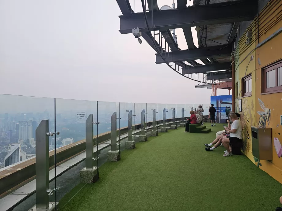 Открита тераса на кулата Menara
