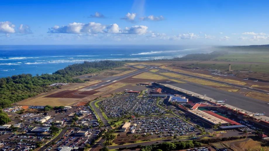 Летище Kahului Airport