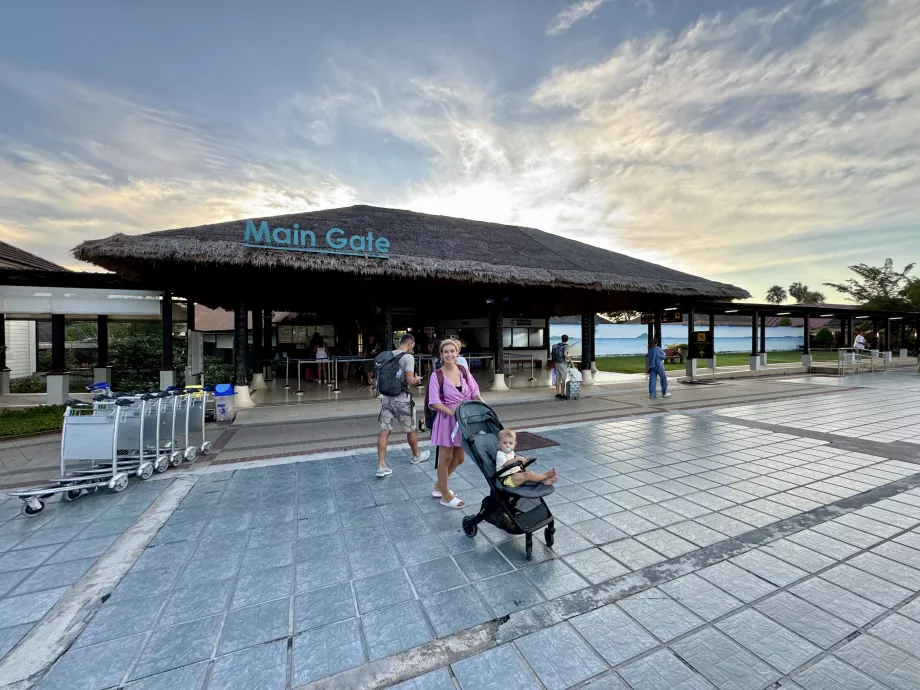 Зала за излитане на летище Samui Airport USM