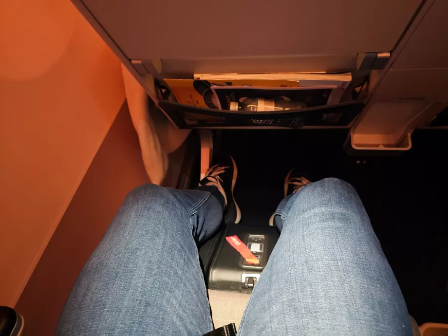 Разгъната табуретка за крака