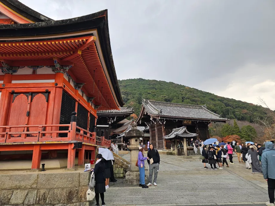 Kiyomizu-dera