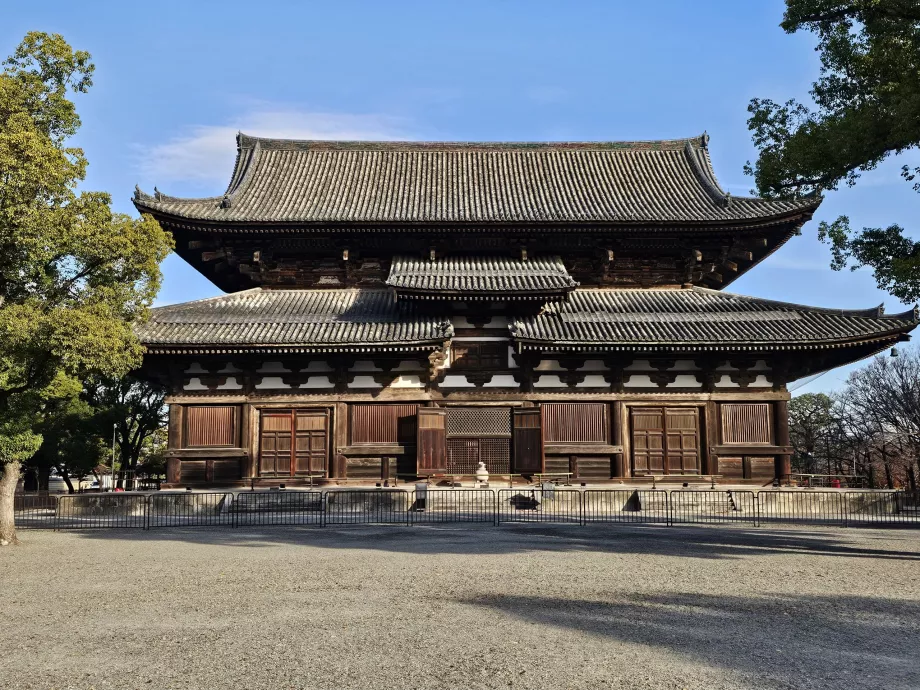 Територията на храма То-дзи