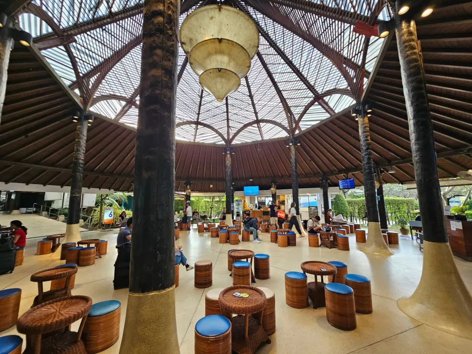 Зона на изхода за заминаване в международния сектор