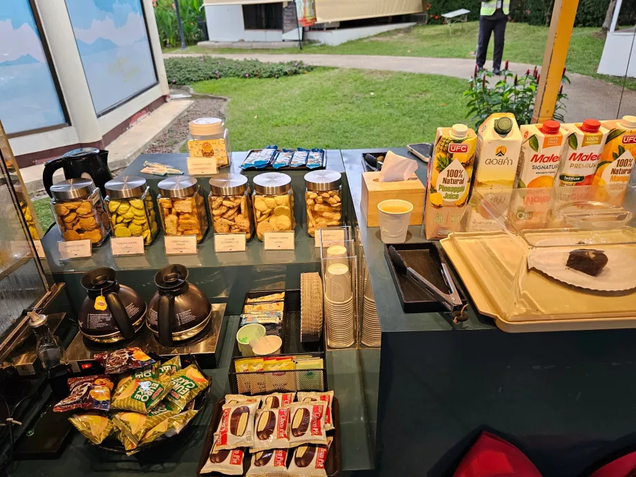 Безплатни освежителни напитки от авиокомпания Scoot