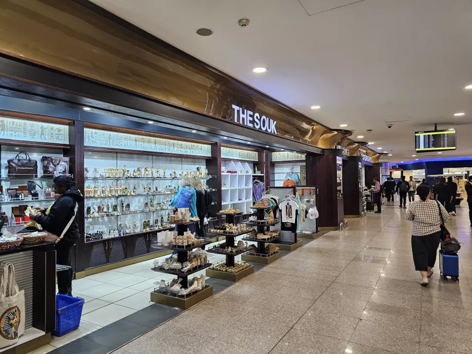 Магазини, транзитна зона, Терминал 3