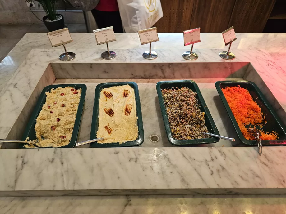 Спредове и салати