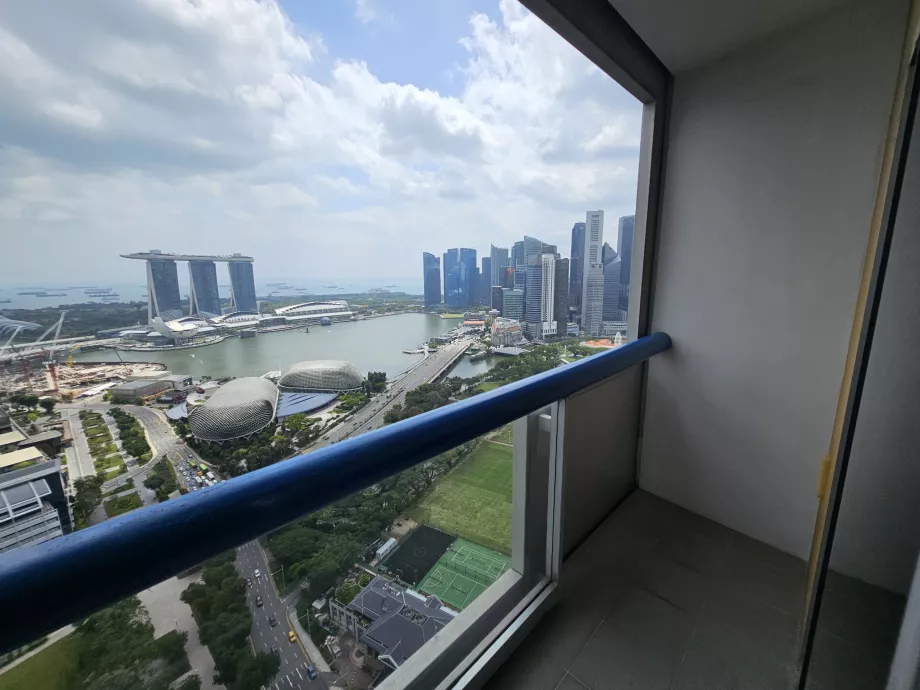 Гледка към Marina Bay Sands от балкона
